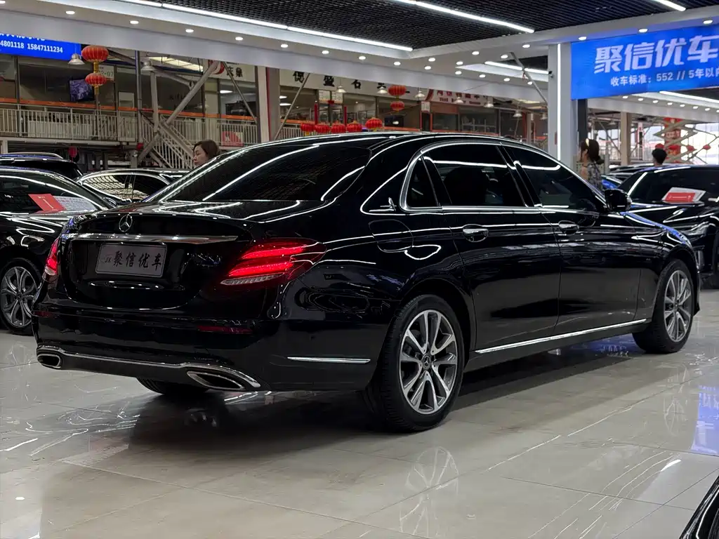 Mercedes-Benz E-Class 2017 — фото 19
