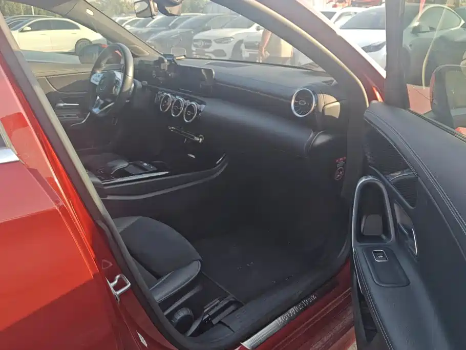 Mercedes-Benz A-Class 2020 — фото 8