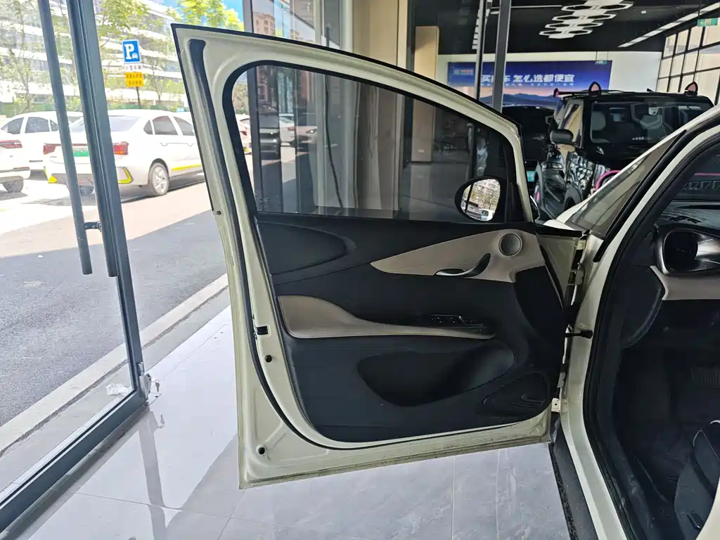 BYD Dolphin 2024 — фото 13
