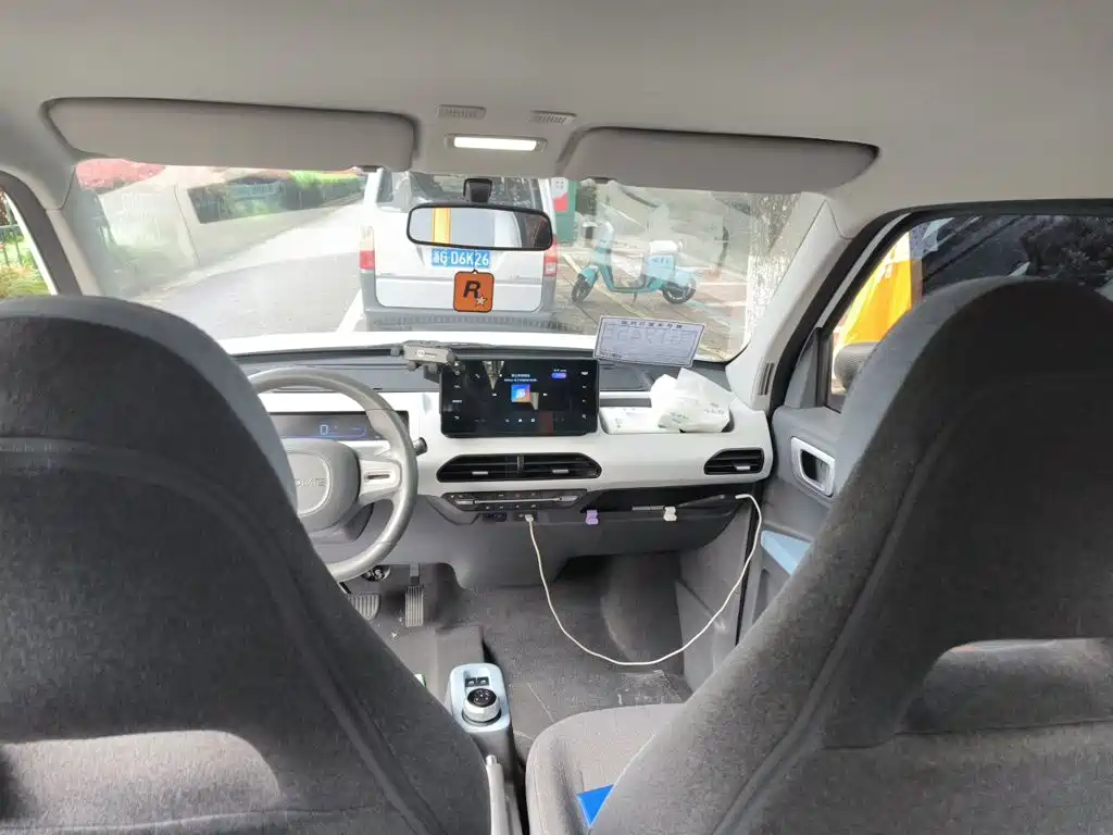 Geely Galaxy Panda 2025 — фото 19