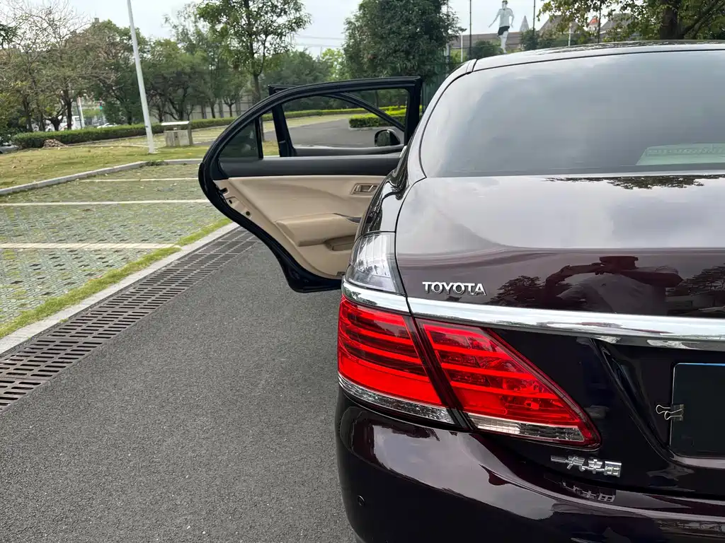 Toyota Crown 2013 — фото 21