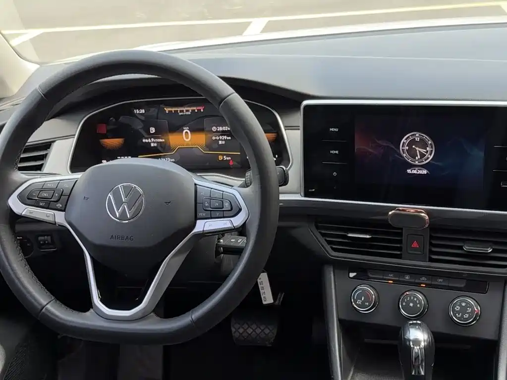 Volkswagen Bora 2024