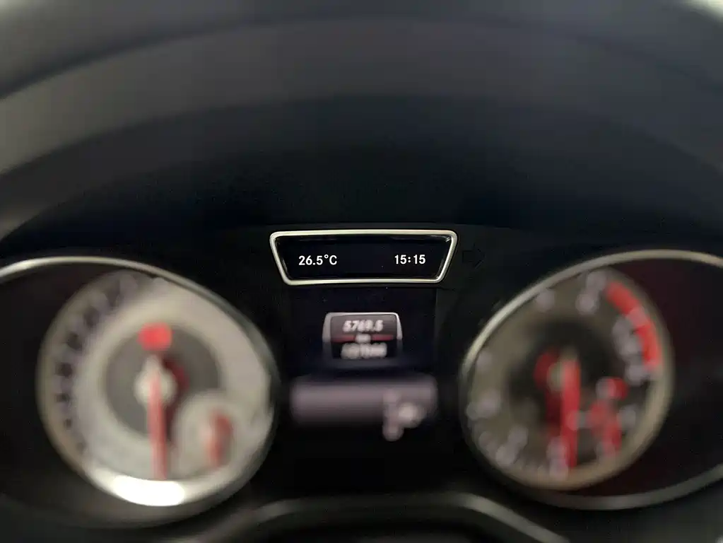 Mercedes-Benz GLA 2015 — фото 15