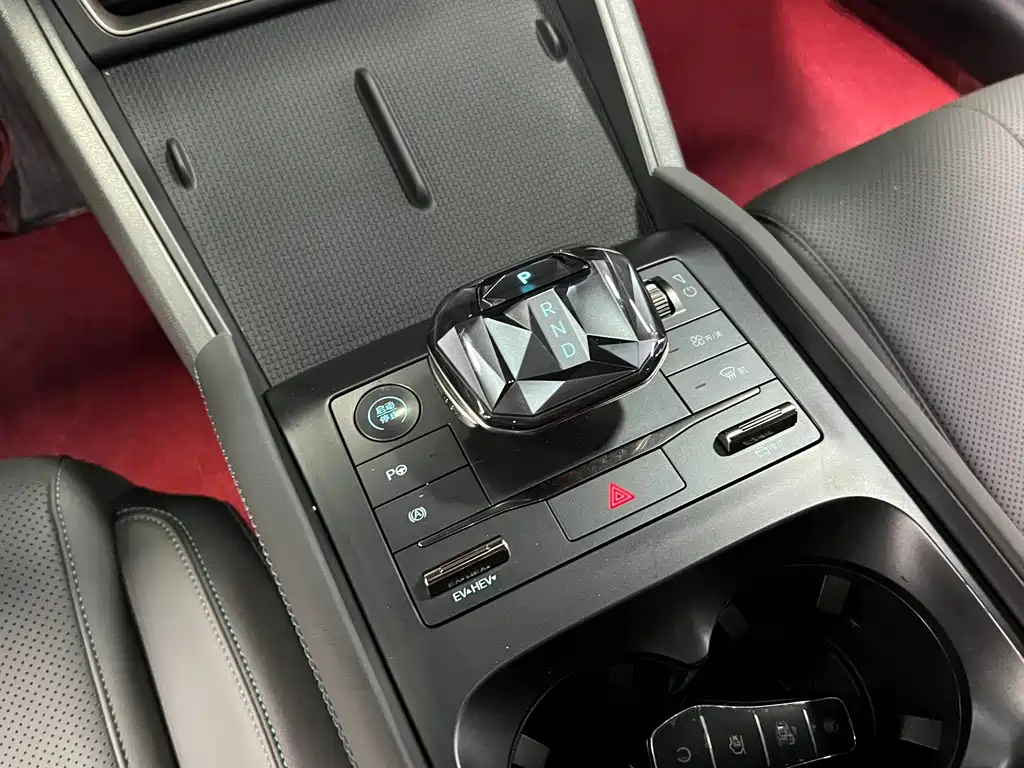 BYD Qin L 2025 — фото 11
