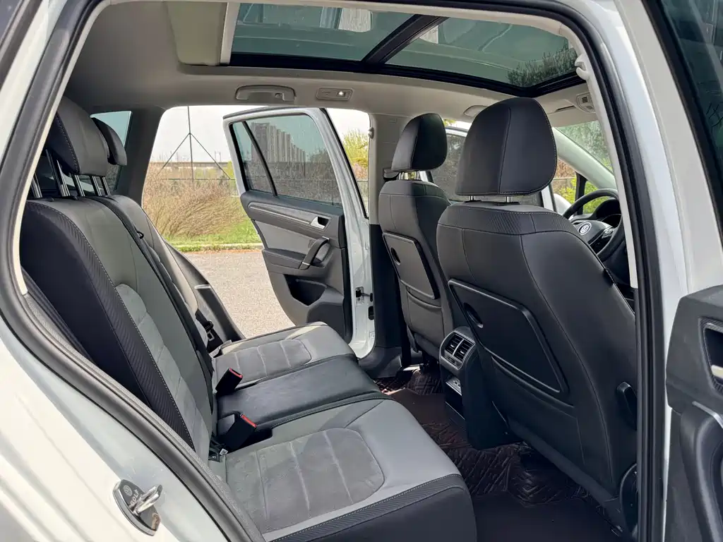 Volkswagen Golf Sportsvan 2019 — фото 18
