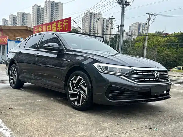 Volkswagen Sagitar 2022