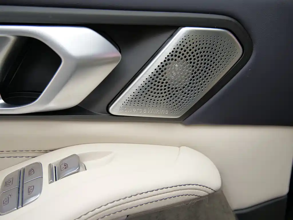 BMW X7 2021 — фото 11
