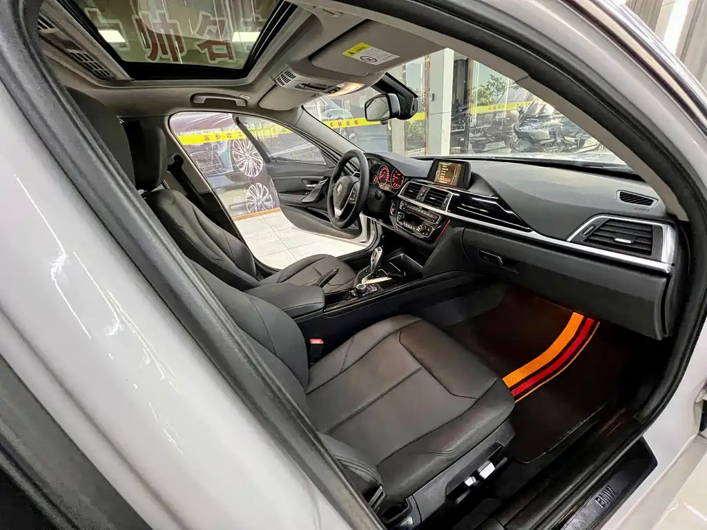 BMW 3 Series 2017 — фото 15