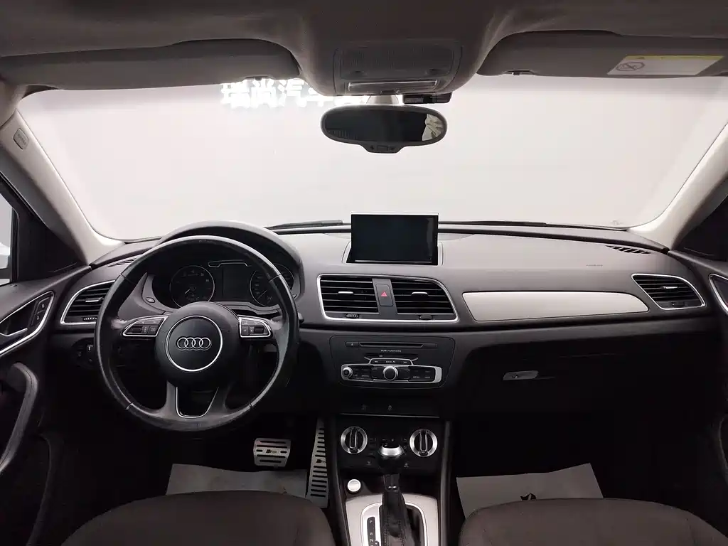Audi Q3 2016 — фото 14