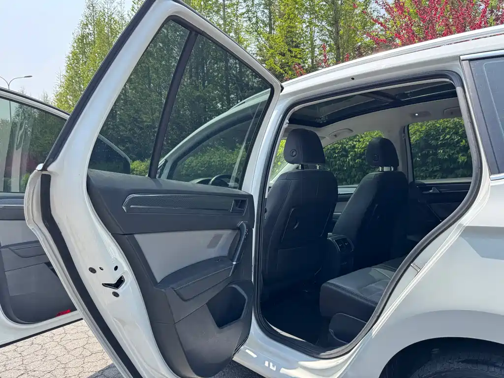 Volkswagen Golf Sportsvan 2019 — фото 12