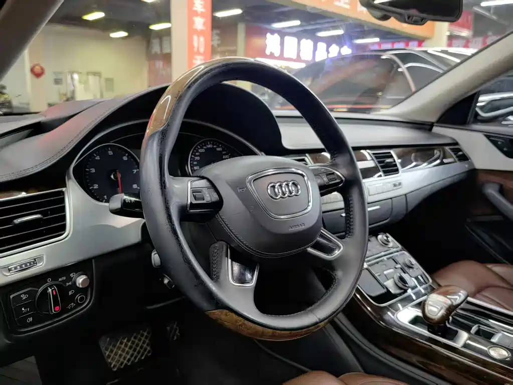 Audi A8 2015 — фото 6