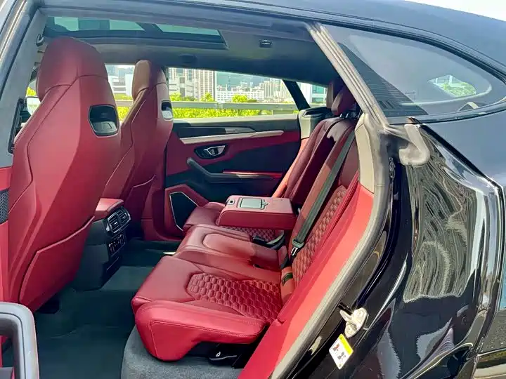 Lamborghini Urus 2022 — фото 10