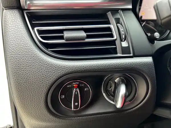 Porsche Macan 2023