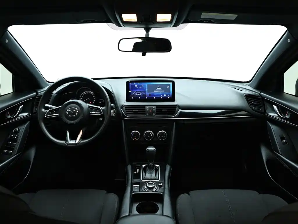 Mazda CX-4 2023 — фото 15