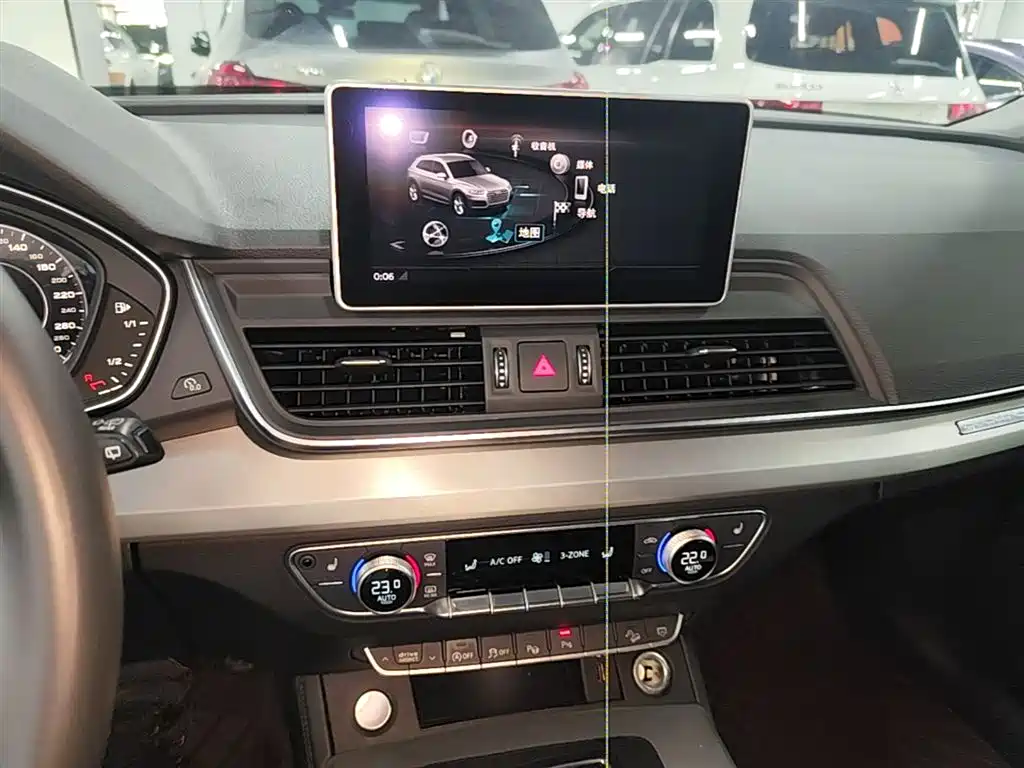 Audi Q5L 2020 — фото 13