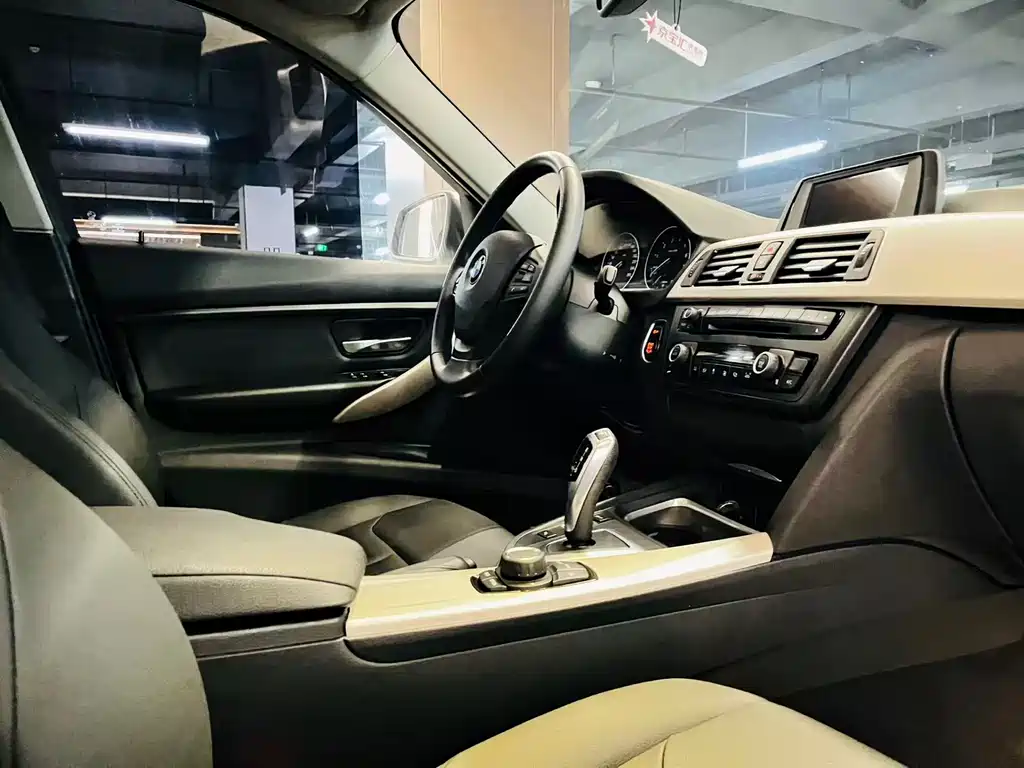 BMW 3 Series 2015 — фото 24