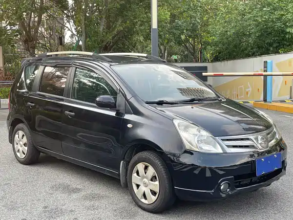 Nissan Livina 2010