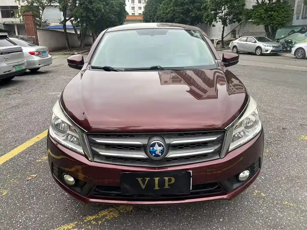 Venucia T70 2015