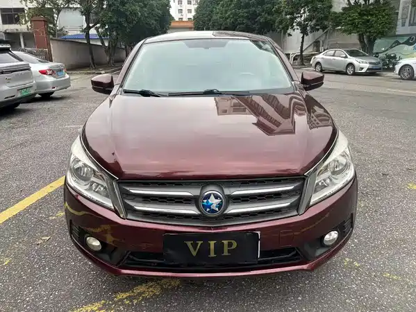 Venucia T70 2015