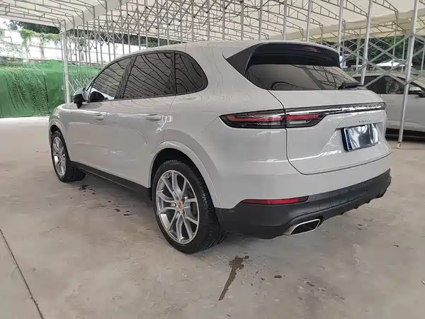 Porsche Cayenne 2021