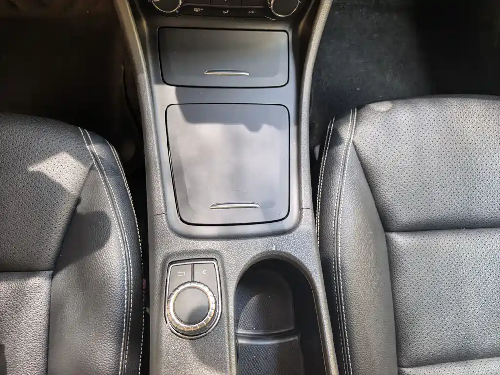 Mercedes-Benz GLA 2015 — фото 11
