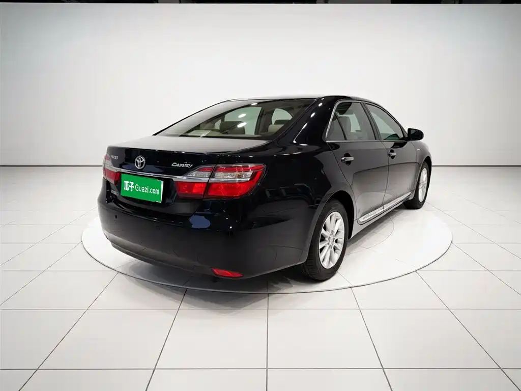 Toyota Camry 2016 — фото 6