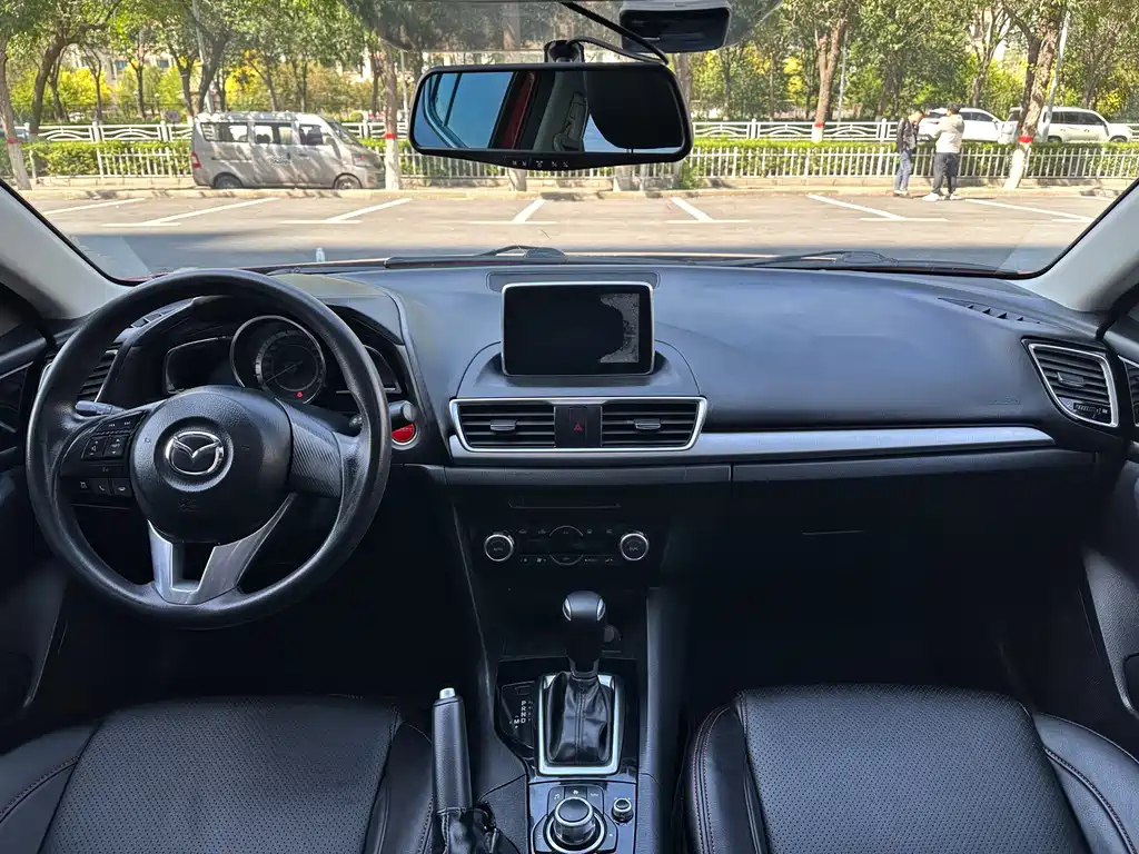 Mazda 3 Axela 2016 — фото 6
