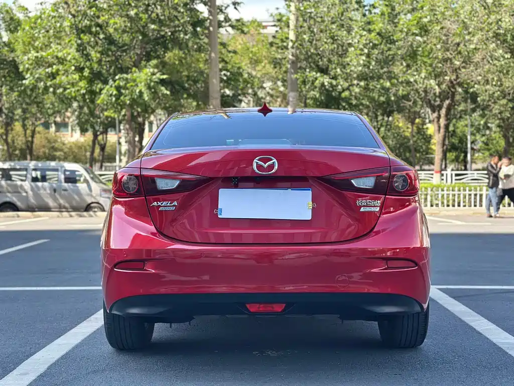 Mazda 3 Axela 2016 — фото 13