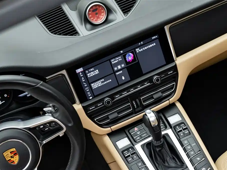 Porsche Macan 2019 — фото 12
