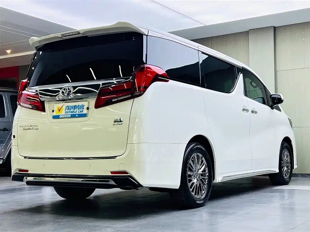 Toyota Alphard 2022 — фото 4