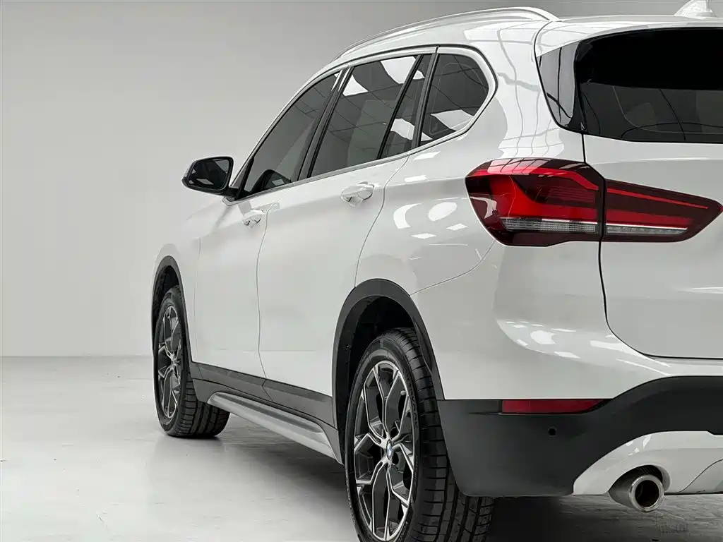 BMW X1 2022 — фото 8
