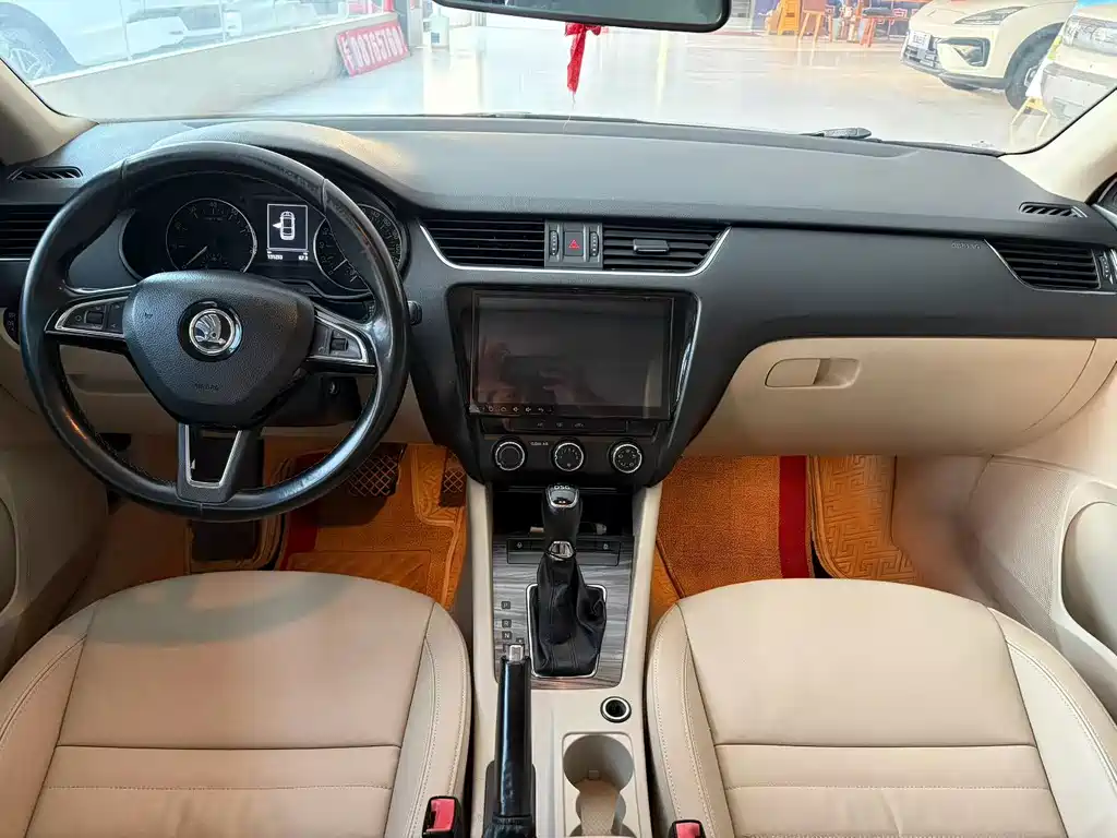 Skoda Octavia 2017 — фото 6