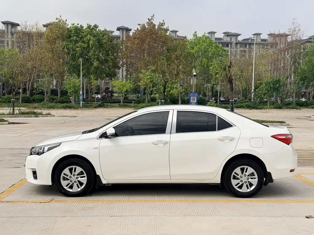 Toyota Corolla 2017 — фото 8