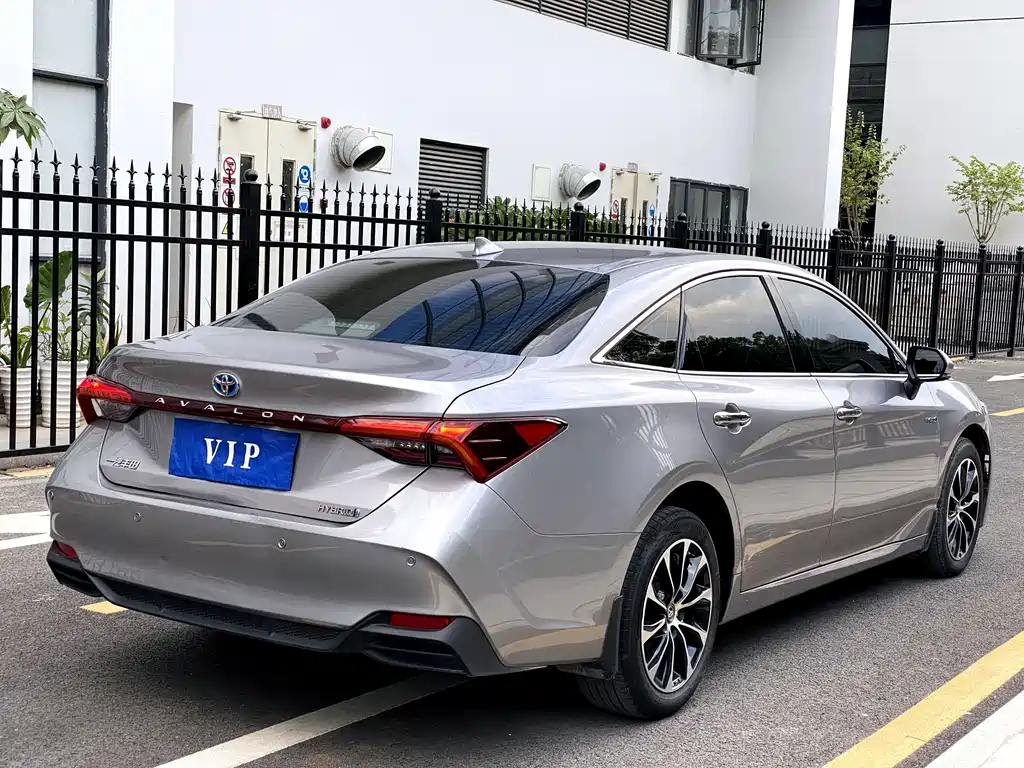 Toyota Avalon 2022 — фото 15
