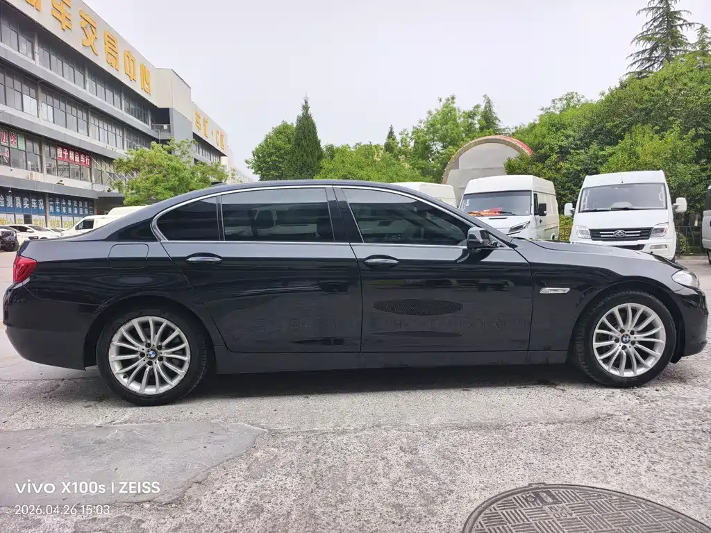 BMW 5 Series 2016 — фото 11