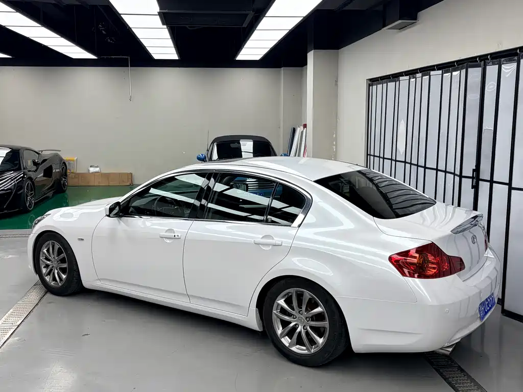 Infiniti G 2009
