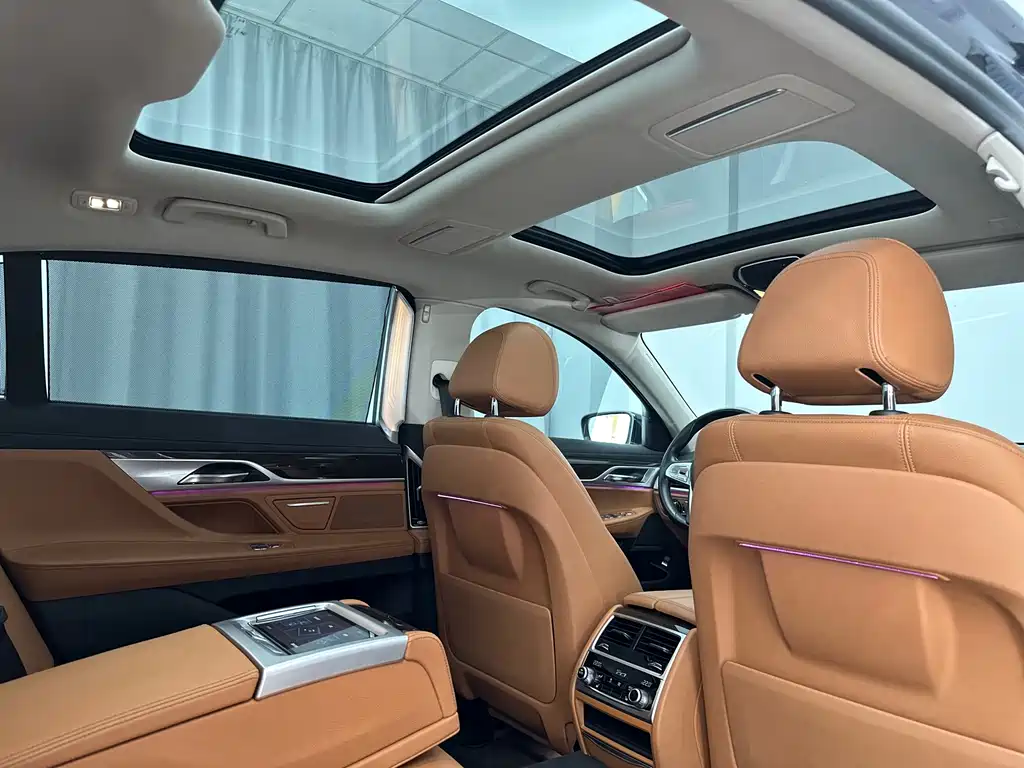 BMW 7 Series 2016 — фото 32