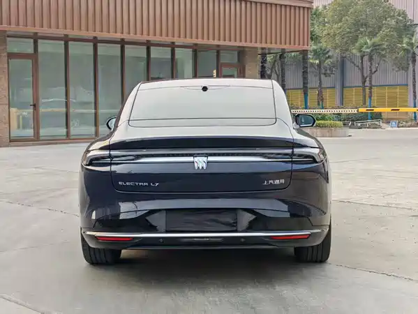 Buick Zhijing L7 2025