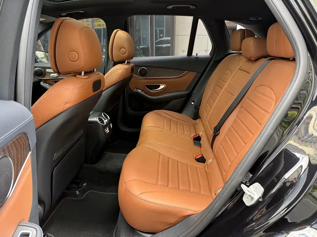 Mercedes-Benz GLC 2016 — фото 13