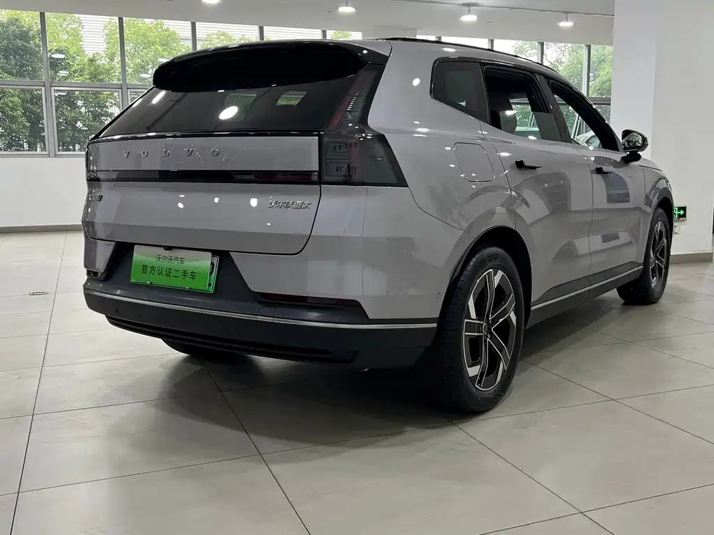 Volvo XC70 Plug-In Hybrid 2026 — фото 6