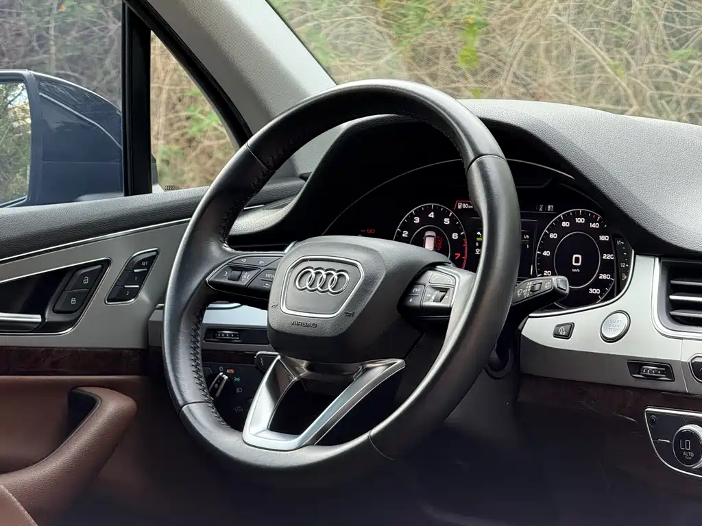 Audi Q7 2017 — фото 11