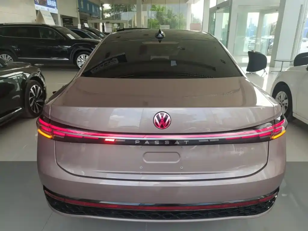 Volkswagen Passat 2024