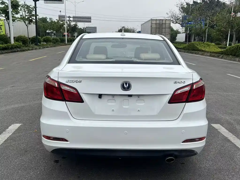 Changan Eado 2017 — фото 6