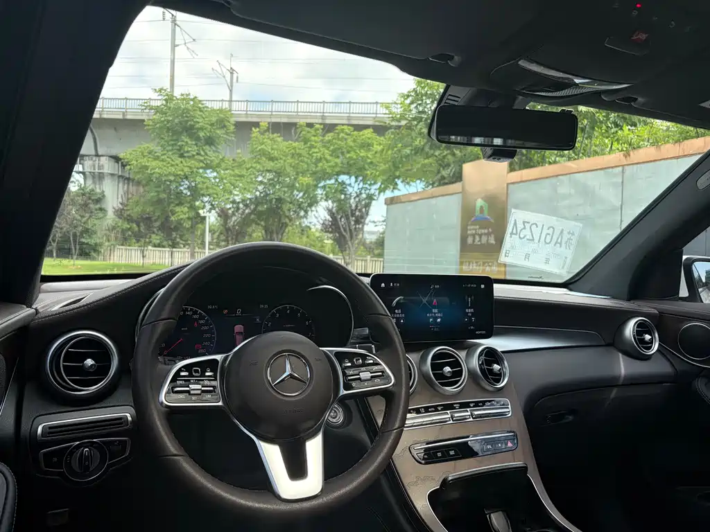 Mercedes-Benz GLC 2021 — фото 16
