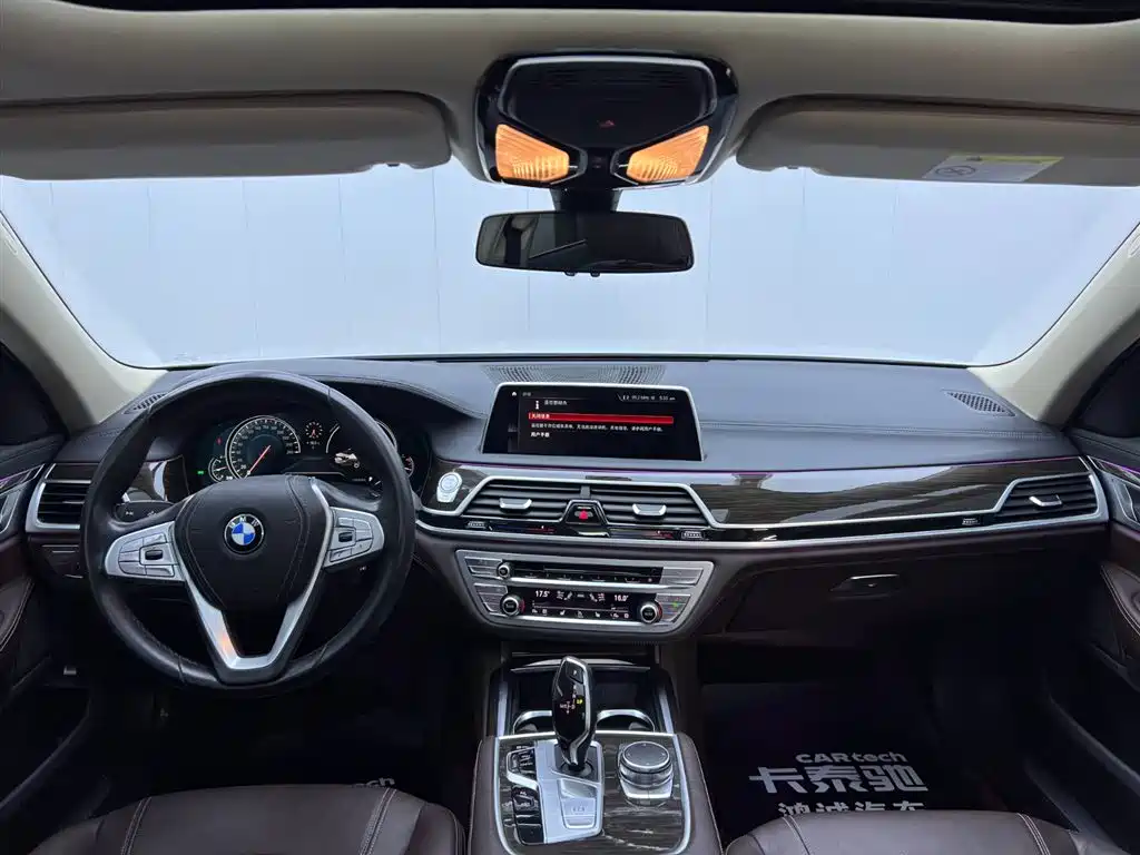 BMW 7 Series 2018 — фото 22