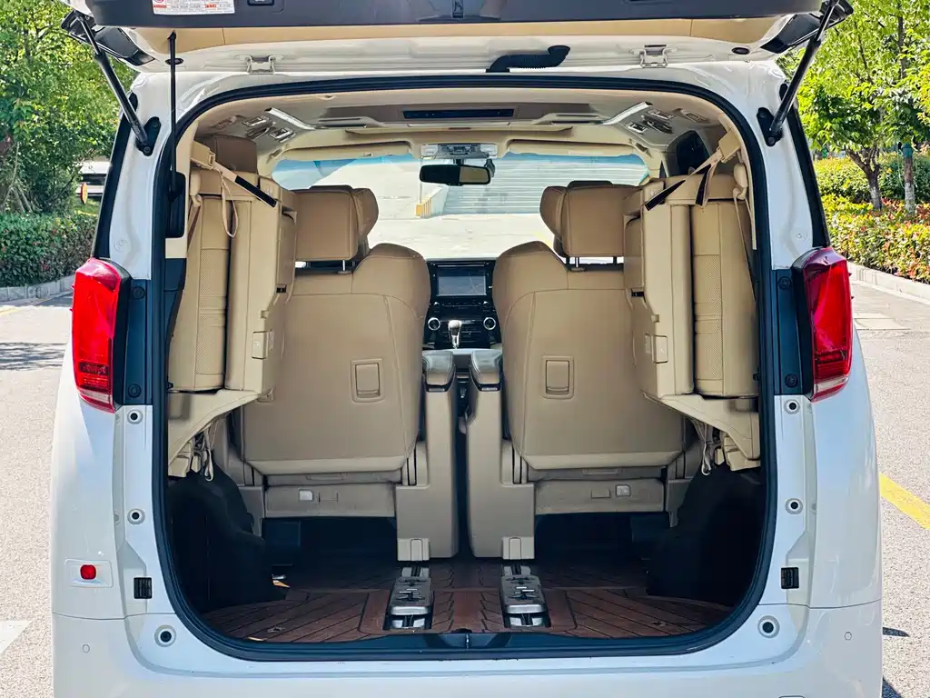 Toyota Alphard 2019 — фото 12