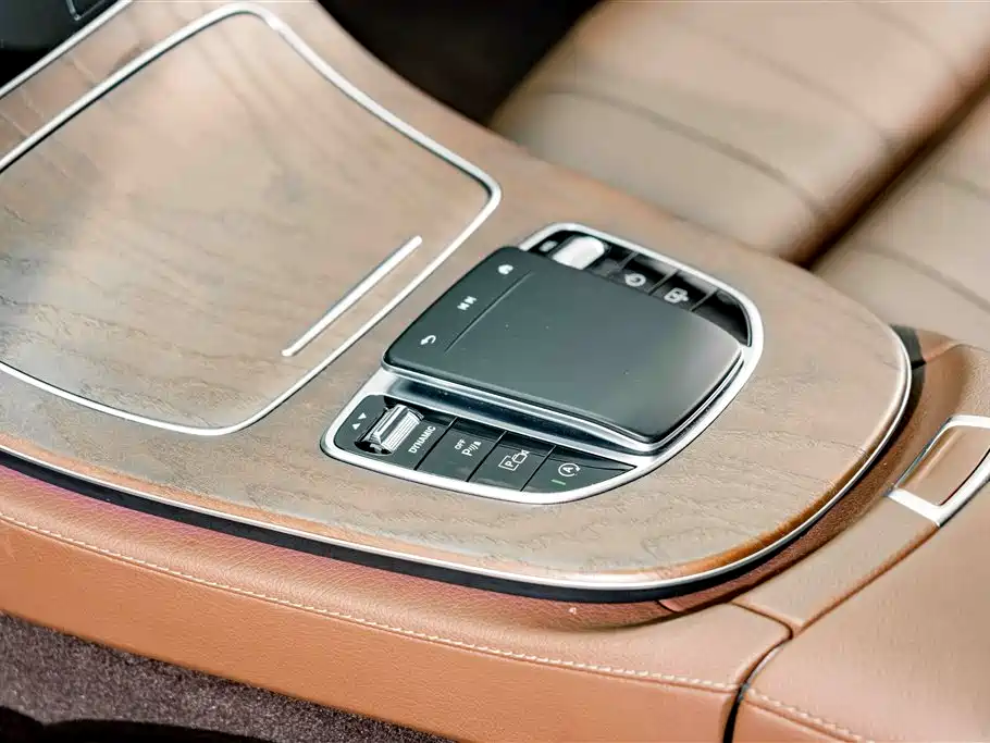 Mercedes-Benz E-Class 2022 — фото 16