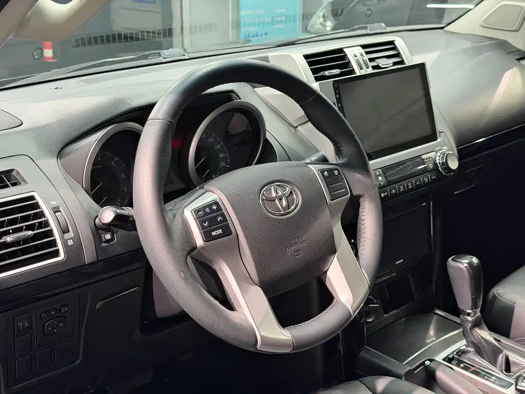 Toyota Prado 2017 — фото 8
