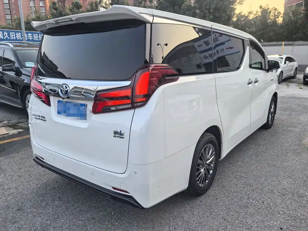 Toyota Alphard 2021 — фото 17