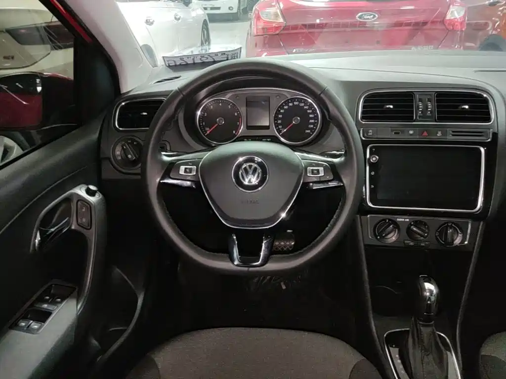 Volkswagen Polo 2019 — фото 11